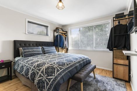 Photo of property in 1/13 Harrybrook Road, Green Bay, Auckland, 0604