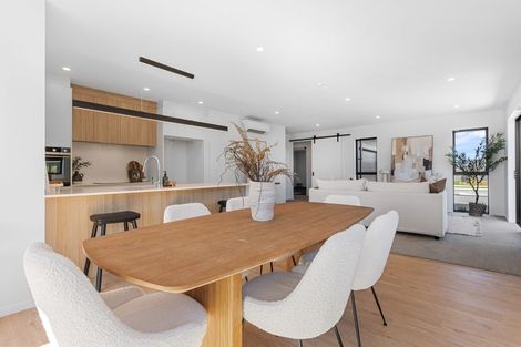 Photo of property in 10 Longfields Road, Brightwater, 7022