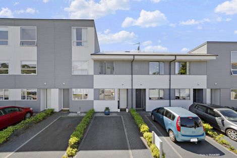 Photo of property in 2u7 Stone Street, Miramar, Wellington, 6022