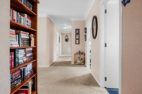 Photo of property in 27 Samuel Place, Queenwood, Hamilton, 3210