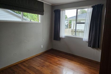Photo of property in 5 Nan Place, Pakuranga Heights, Auckland, 2010