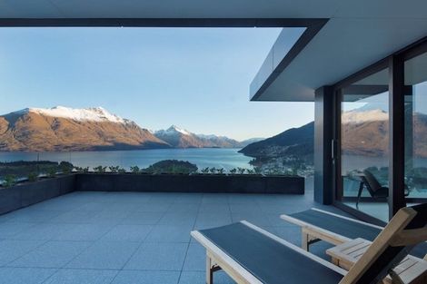 Photo of property in 10 Pinnacle Place, Queenstown, 9300