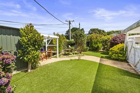 Photo of property in 98 Ironside Road, Johnsonville, Wellington, 6037