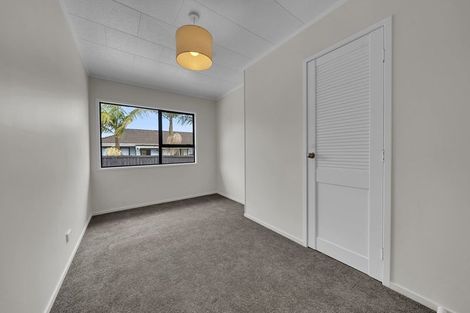 Photo of property in 9 Southview Place, Wattle Downs, Auckland, 2102