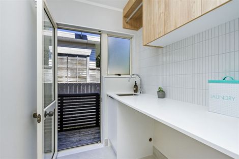 Photo of property in 1/44 Nile Road, Milford, Auckland, 0620