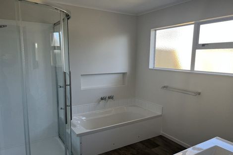 Photo of property in 144 Bartholomew Road, Levin, 5510