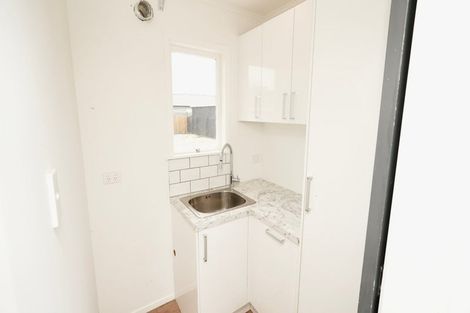Photo of property in 6 Sutherland Crescent, Westbrook, Palmerston North, 4412