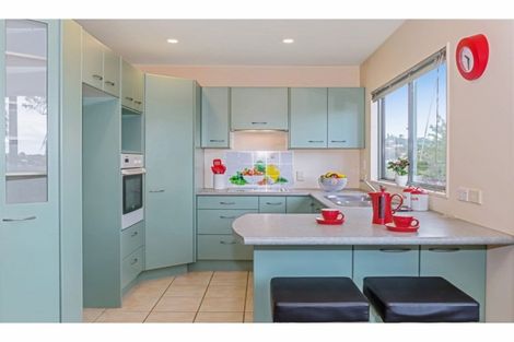 Photo of property in 115 Arran Road, Browns Bay, Auckland, 0630