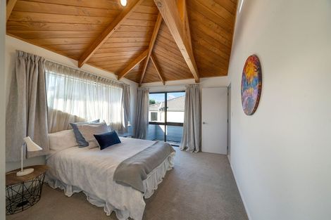 Photo of property in 6 Glucina Avenue, West Harbour, Auckland, 0618