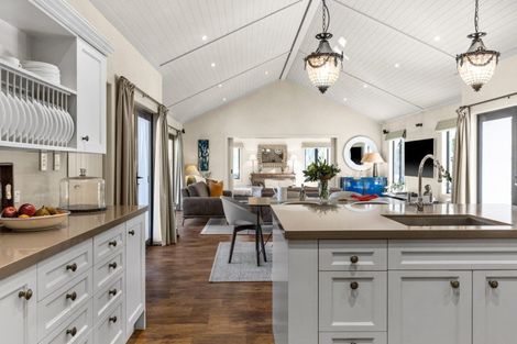 Photo of property in 99 Kent Terrace, Taradale, Napier, 4112