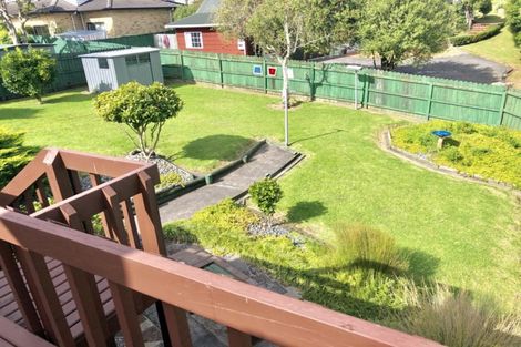 Photo of property in 14 Gwenand Place, Botany Downs, Auckland, 2010