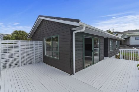 Photo of property in 26 Loughanure Place, Massey, Auckland, 0614