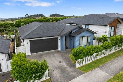 Photo of property in 61 Godfrey Drive, Orewa, 0931