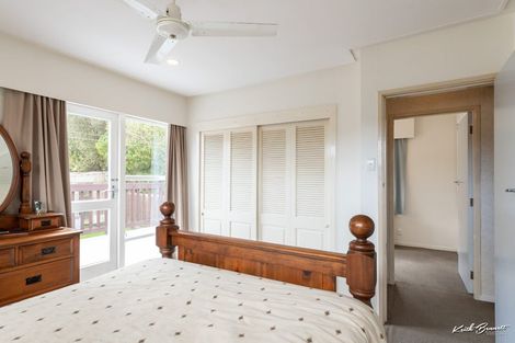 Photo of property in 3 Lowry Crescent, Stokes Valley, Lower Hutt, 5019