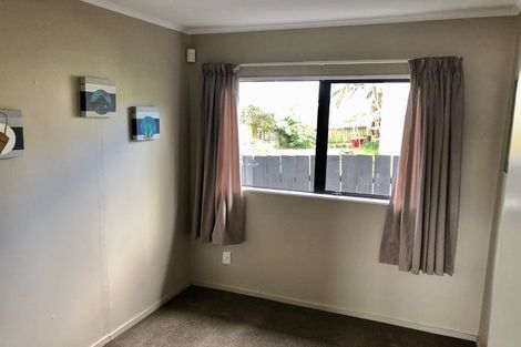 Photo of property in 6 Peterhouse Place, West Harbour, Auckland, 0618