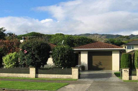 Photo of property in 6 Richmond Avenue, Waikanae, 5036