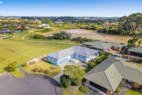 Photo of property in 89 Elsie Drive, Waiuku, 2123