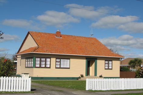 Photo of property in 25 Robert Street, Marton, 4710