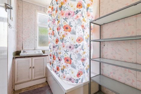 Photo of property in 36 Rimu Street, New Lynn, Auckland, 0600