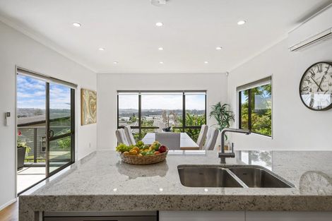 Photo of property in 74 Oakway Drive, Schnapper Rock, Auckland, 0632