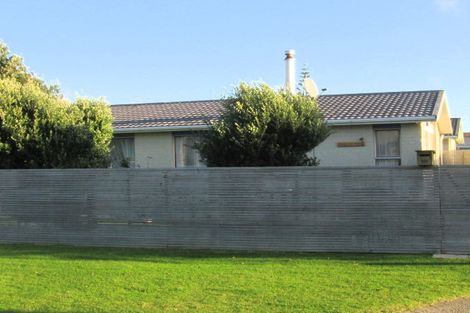 Photo of property in 24a Hemara Street, Waikanae Beach, Waikanae, 5036