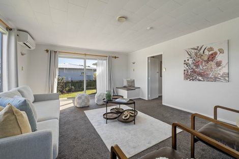 Photo of property in 94 Omata Road, Marfell, New Plymouth, 4310