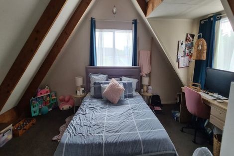 Photo of property in 24 Karamu Street, Te Atatu Peninsula, Auckland, 0610