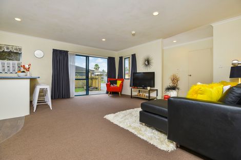 Photo of property in 41 Manuroa Road, Takanini, 2112
