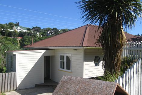 Photo of property in 11 Creswick Terrace, Northland, Wellington, 6012