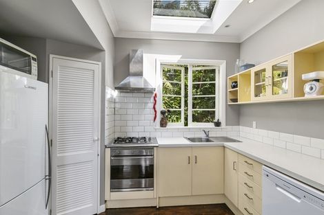 Photo of property in 5 Thorby Street, Northland, Wellington, 6012