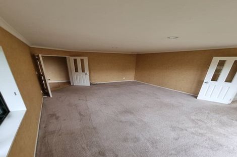 Photo of property in 3 Cricklade Terrace, Windsor Park, Auckland, 0632