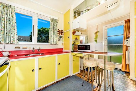 Photo of property in 36 Aorangi Road, Bryndwr, Christchurch, 8053