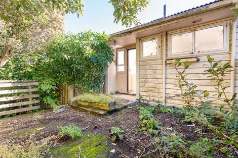 Photo of property in 21b Colchester Crescent, Newlands, Wellington, 6037