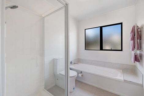 Photo of property in 2/12 Sundown Avenue, Manly, Whangaparaoa, 0930