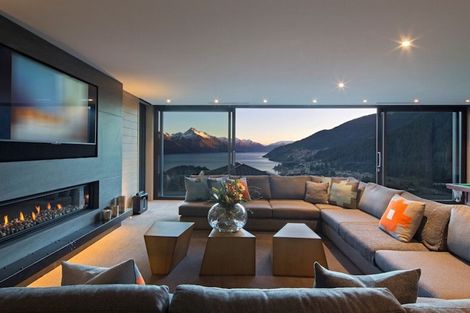 Photo of property in 10 Pinnacle Place, Queenstown, 9300