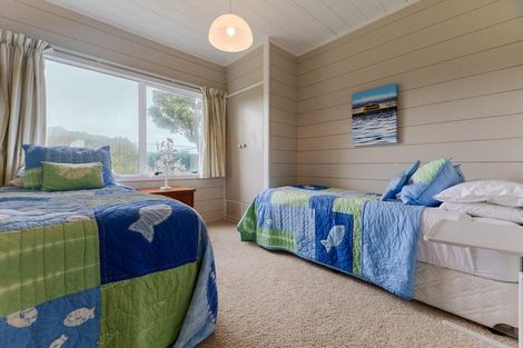 Photo of property in 115 Field Way, Waikanae Beach, Waikanae, 5036