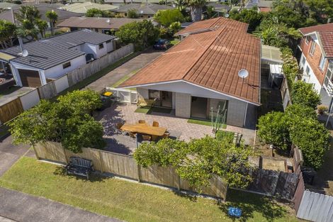 Photo of property in 19 Lillian Place, Orewa, 0931