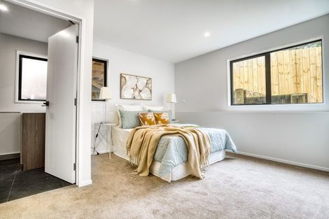 Photo of property in 61b Totaravale Drive, Totara Vale, Auckland, 0629