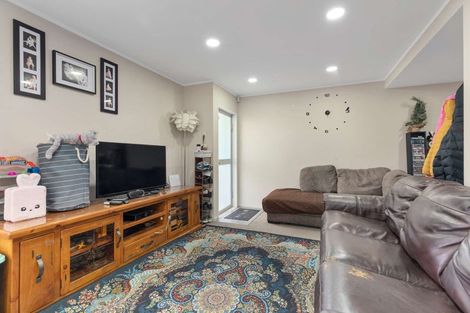 Photo of property in 2/20 Bingara Place, Favona, Auckland, 2024