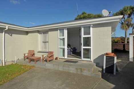 Photo of property in 2/9 Peckham Lane, Woolston, Christchurch, 8062
