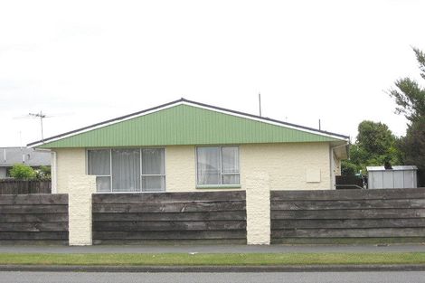 Photo of property in 26 Queenspark Drive, Parklands, Christchurch, 8083