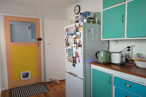 Photo of property in 24 Banks Street, Marfell, New Plymouth, 4310