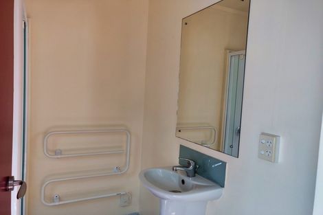 Photo of property in 3 Kelvin Grove, Te Aro, Wellington, 6011
