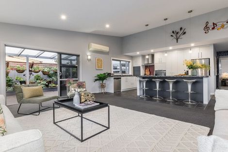 Photo of property in 6a Queenwood Road, Levin, 5510