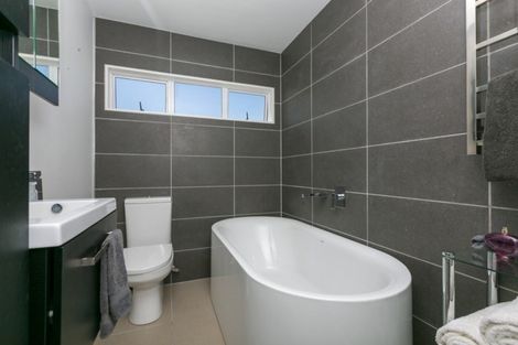 Photo of property in 1/1 Richmond Street, Fitzroy, New Plymouth, 4312