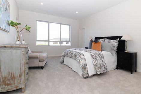 Photo of property in 98 Godfrey Drive, Orewa, 0931