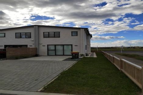 Photo of property in 30 Auranga Drive, Karaka, 2113