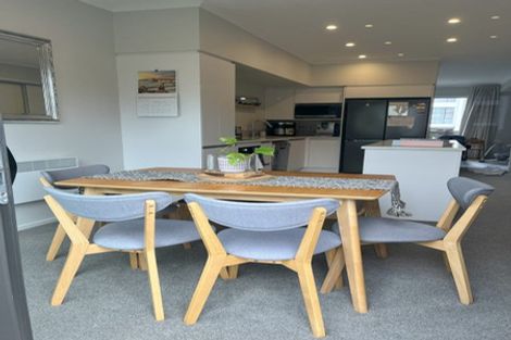 Photo of property in 32 Hobsonville Point Road, Hobsonville, Auckland, 0616
