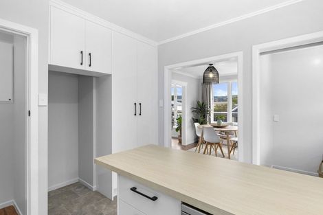 Photo of property in 2 Bella Grove, Naenae, Lower Hutt, 5011