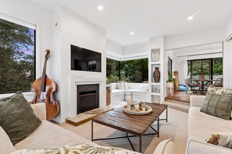 Photo of property in 10 Zita Avenue, Matakatia, Whangaparaoa, 0930